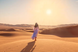 Watch golden dunes unfold in the vast Wahiba Sands