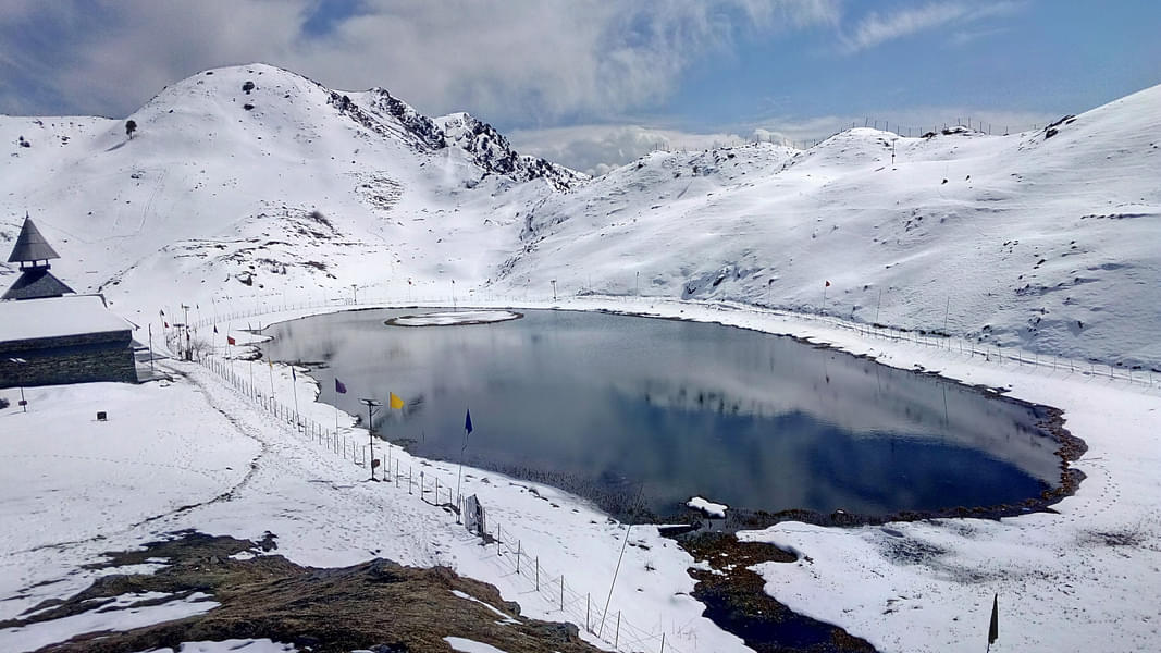 Snow covered prashar lake 