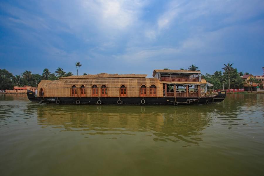 Premium Houseboat in Alleppey Image