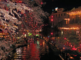 Yw8snd772eg2qvew1569cma7261r river walk night