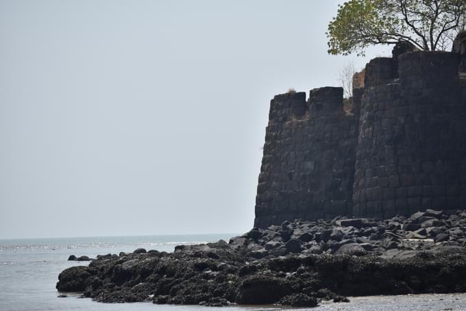 View of the vast stretched Arabian sea from the banks of the fort