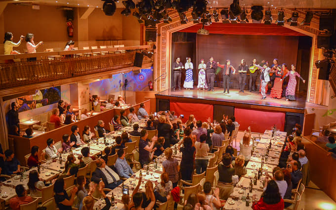 See dance & singing shows in various Spanish region