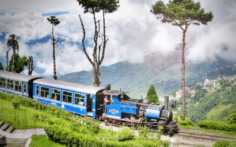 The iconic Toy Train view of Darjeeling 