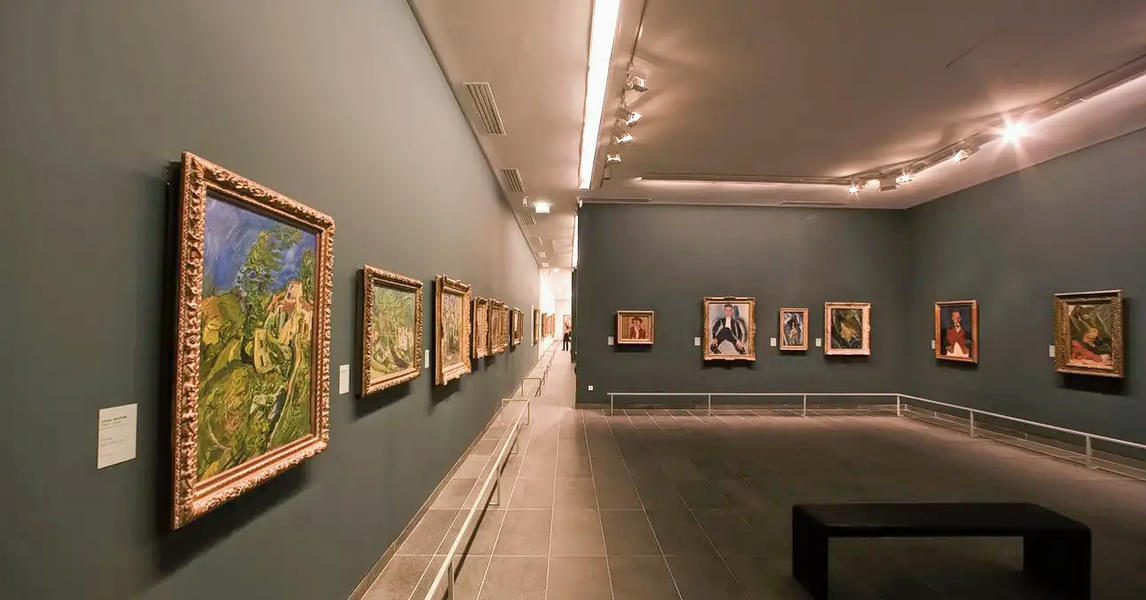 Have a close look at the iconic paintings in Musse d Orsay