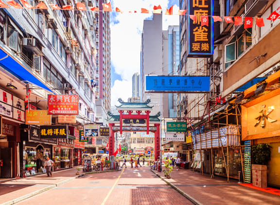 Ladies and Temple Street Market Tour, Hong Kong 35% Off