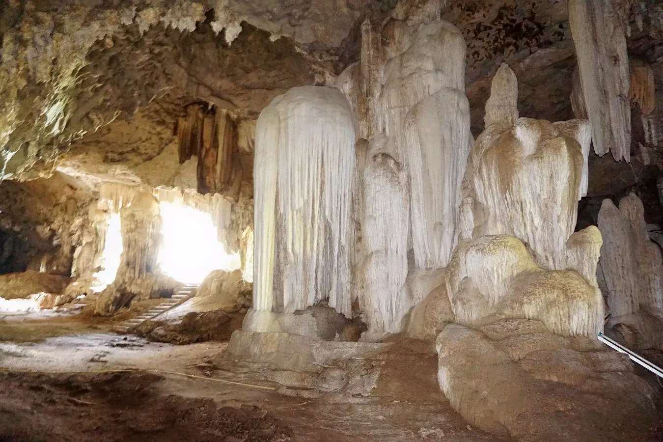 Mai Kaew Cave