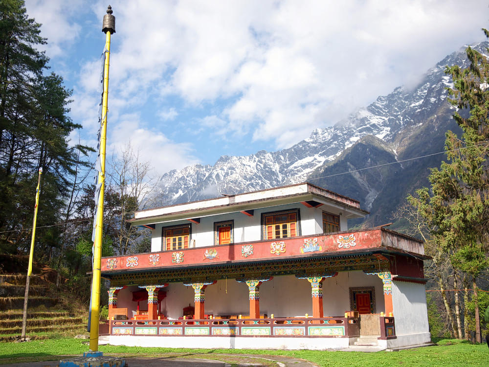 Lachung Monastery Overview