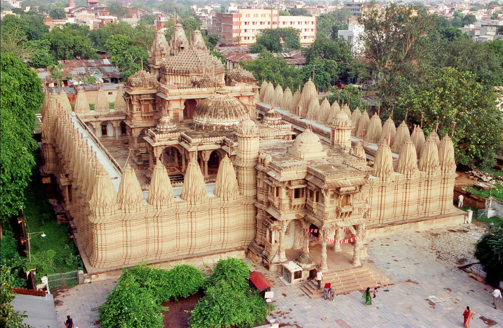 Hutheesing Jain Temple Overview