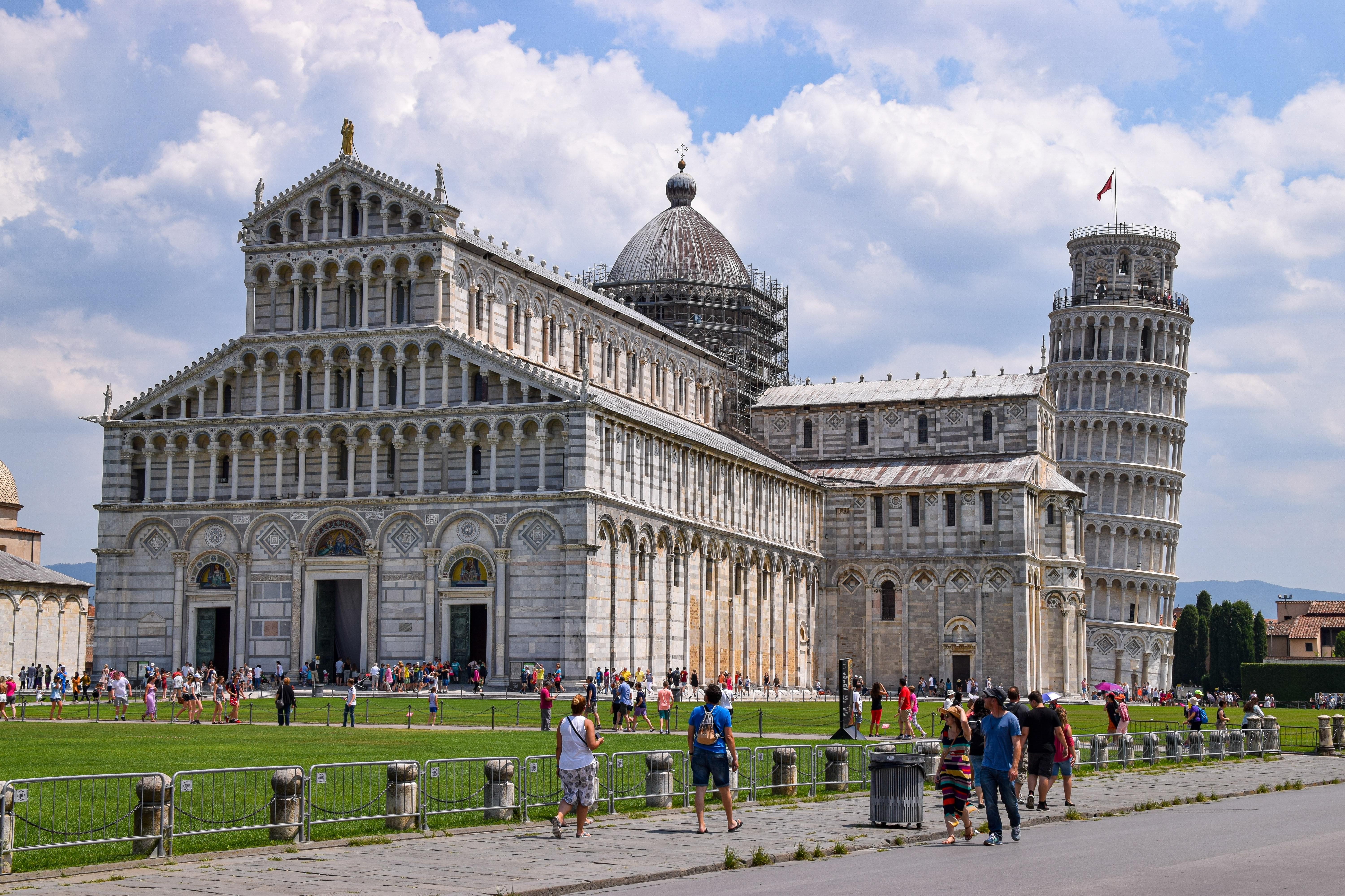 Architecture of Leaning Tower of Pisa