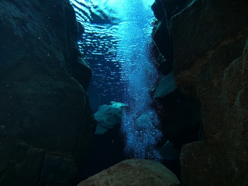 Dive into the Silfra Big Crack