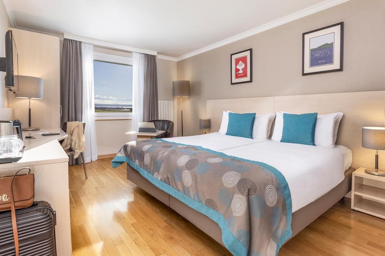 Everness Hotel & Resort