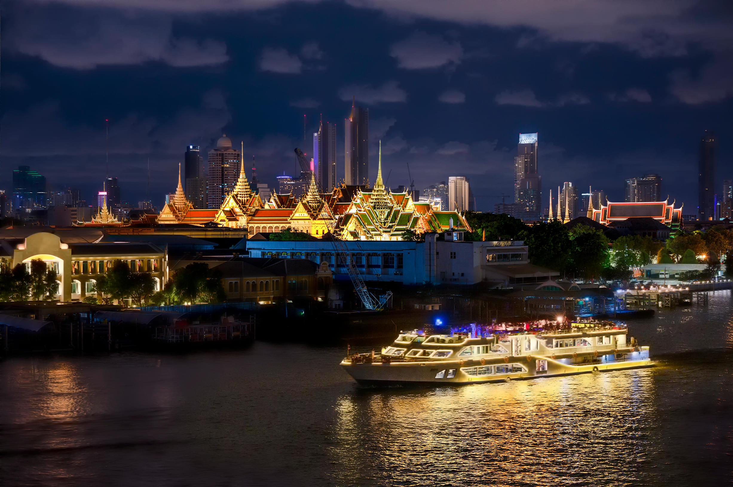 Stunning Chao Phraya Princess Cruise