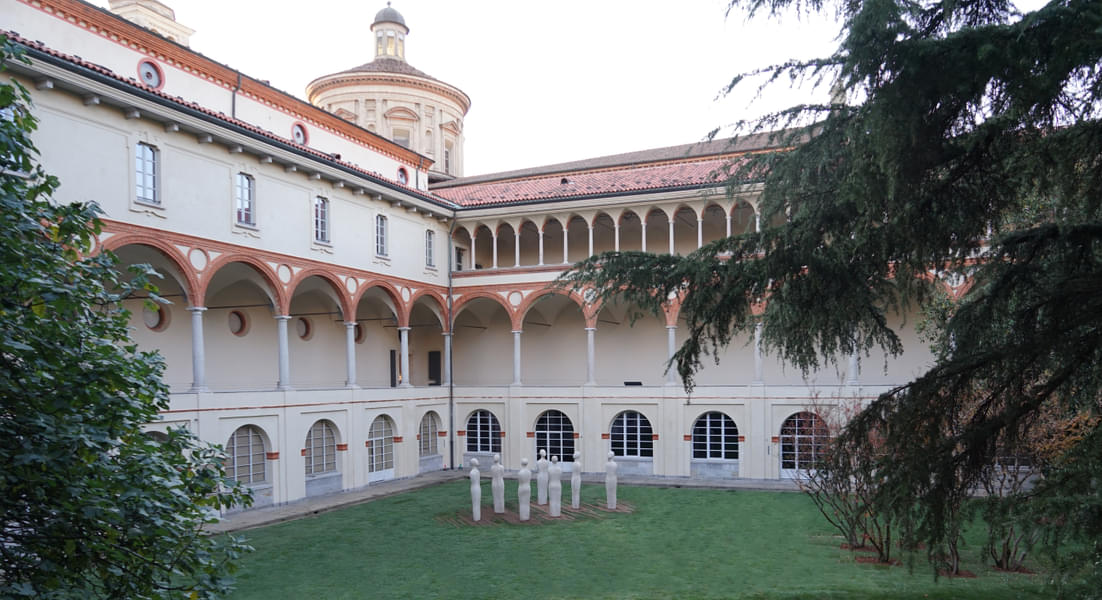 Marvel at the Italian Renaissance in the beautiful Cloister of the museum