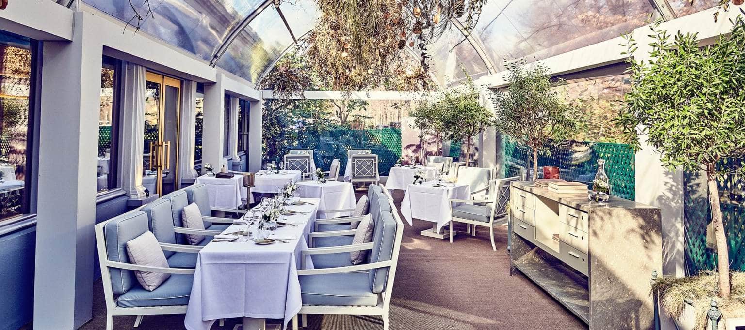 Have a meal at Pavillon Elysée