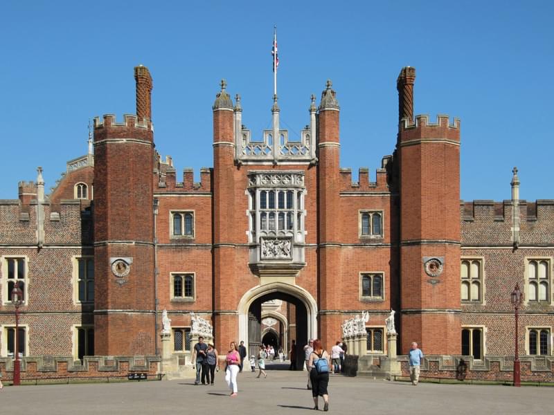 Explore Hampton Court Palace