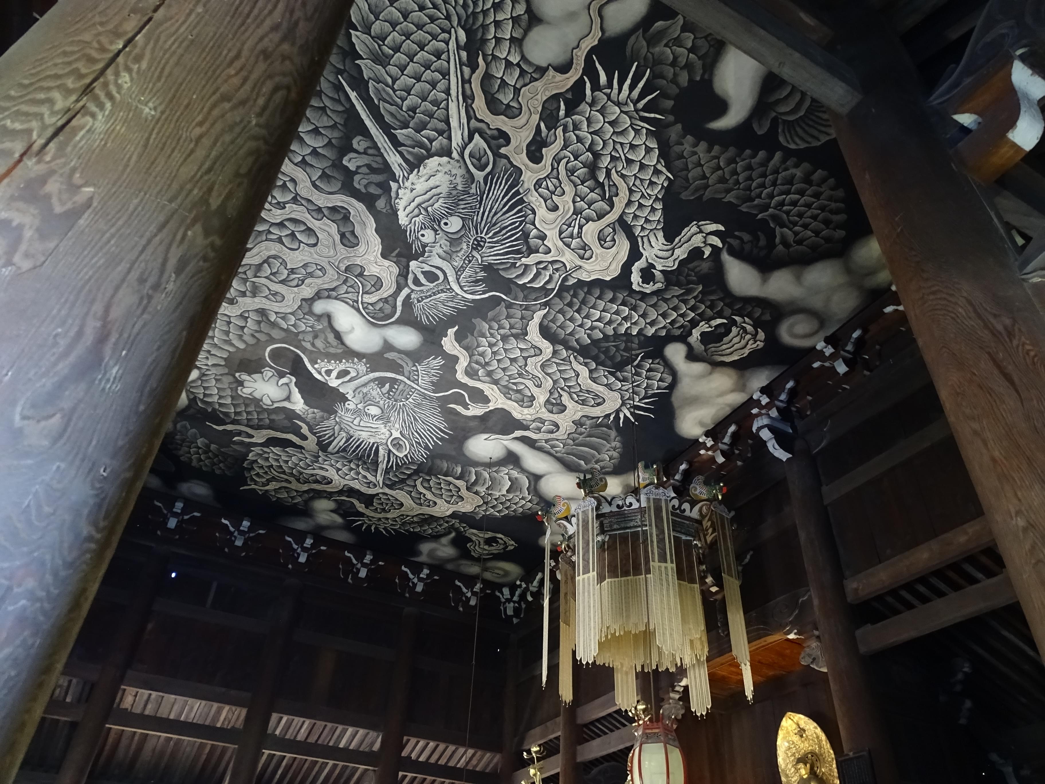 Look at the Twin Dragon painting at Dharma Hall, Hatto