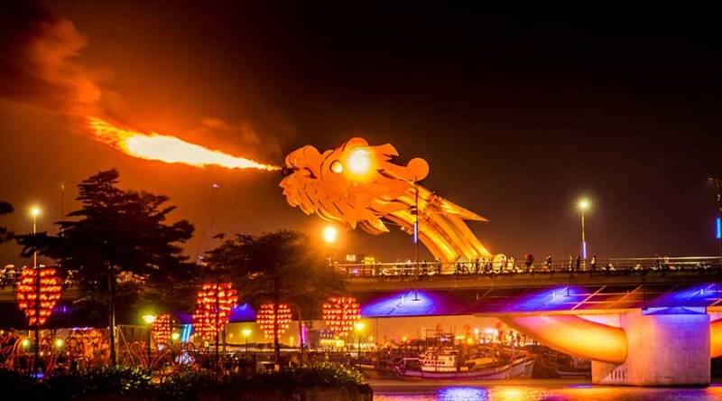 Catch the fire and water performance alongside the International Fireworks Festival