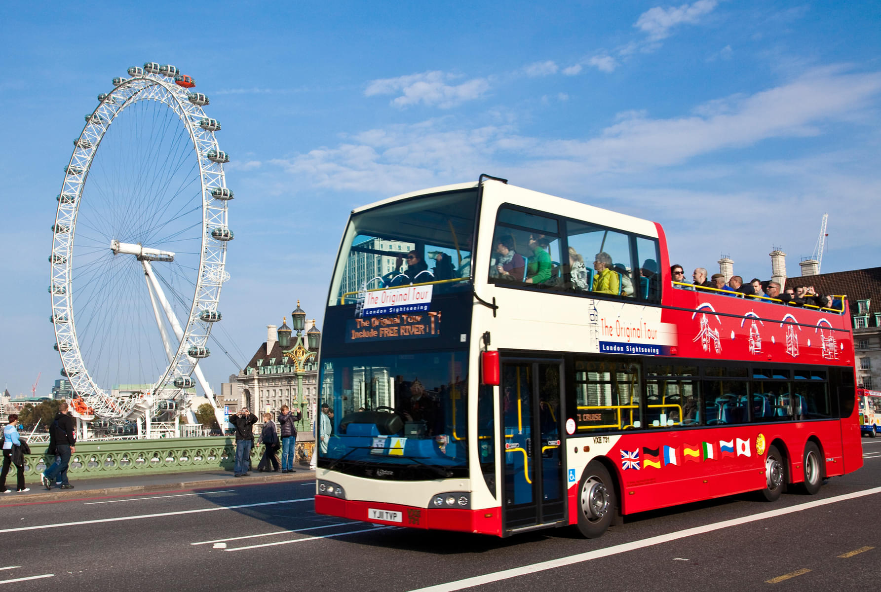 Explore the city of London with a hop-on hop-off bus
