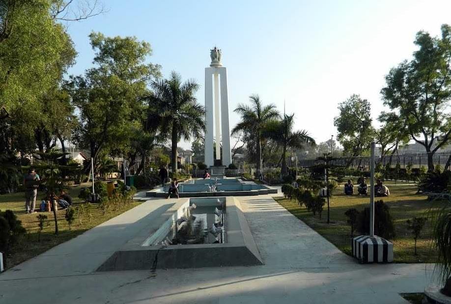 Shaheed Minar Overview