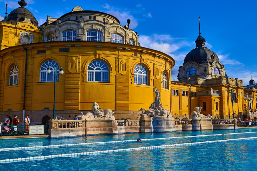 Why To Visit Budapest Thermal Baths Winter?