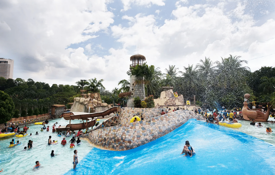 Enjoy a fun day at the Wet Wet World Water Park, Shah Alam