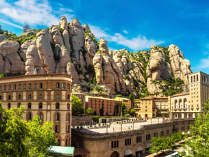 Montserrat Tour with Tapas and Wine from Barcelona