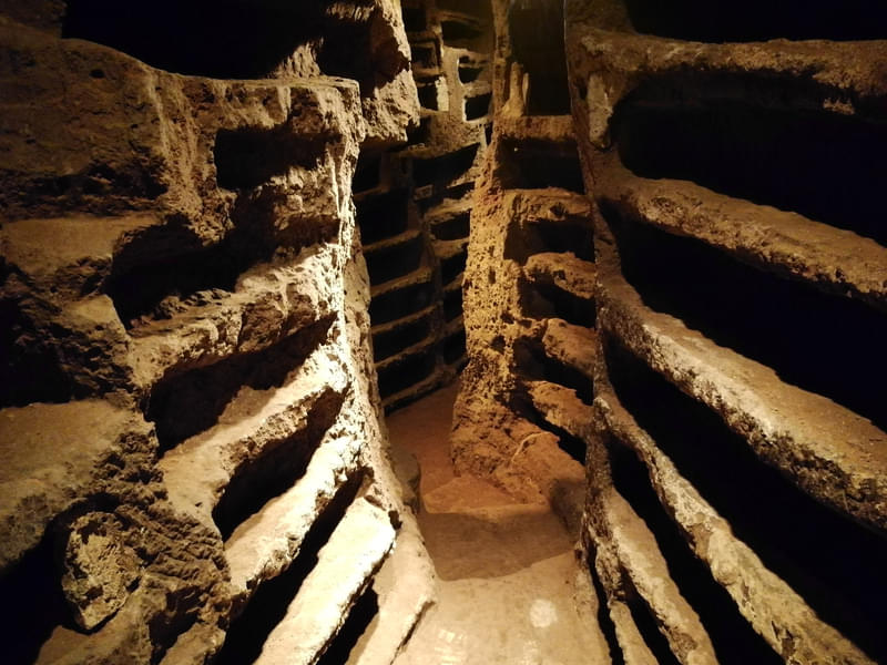 Witness the catacomb of Santa Savinilla