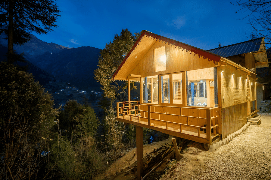 Luxury Tree House Stay in Jibhi Image