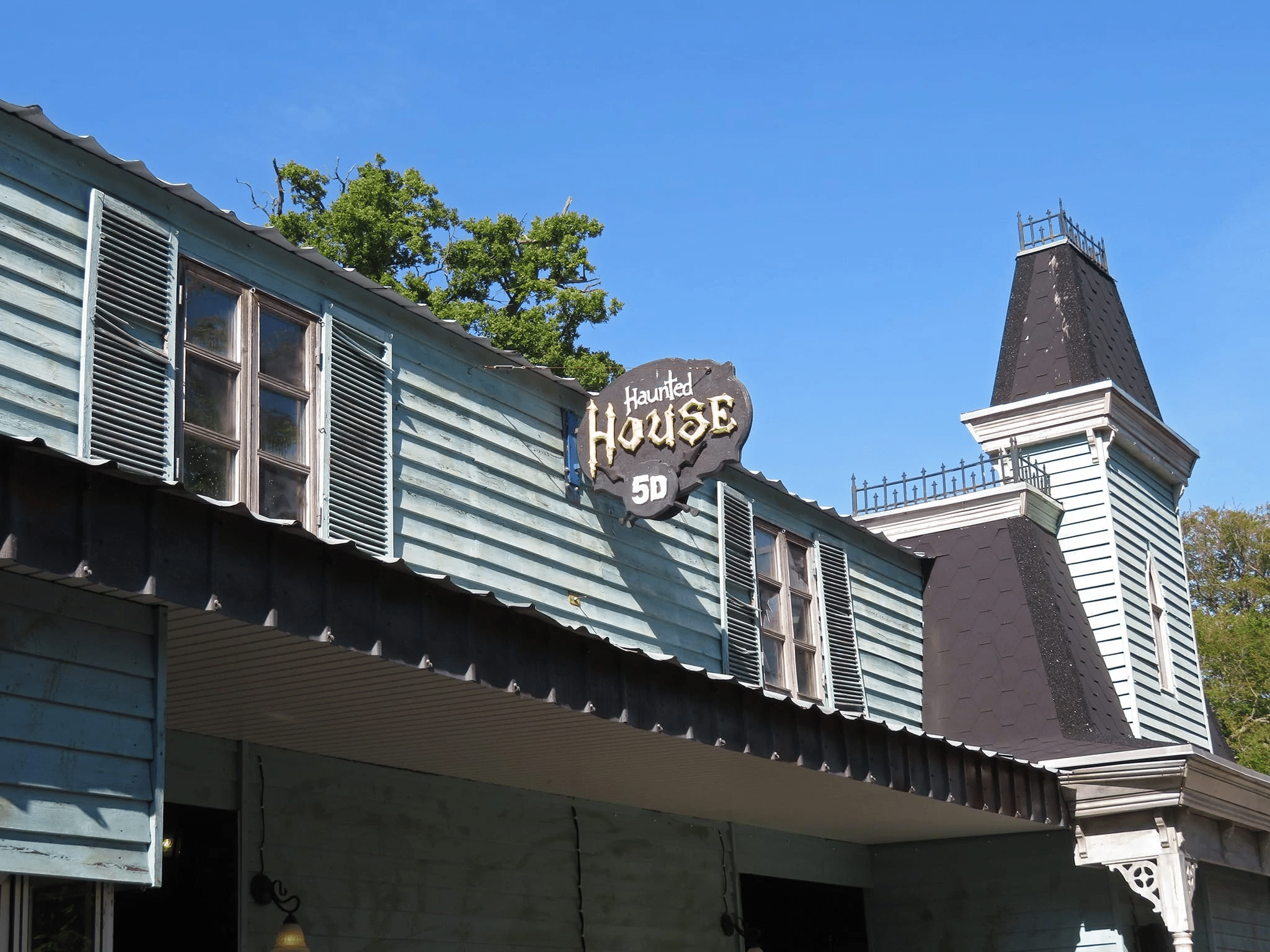 Stroll through the Haunted House