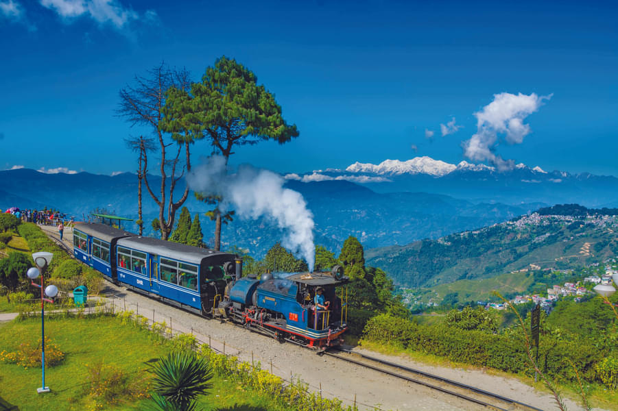 Tiger Hill Darjeeling Tour Image
