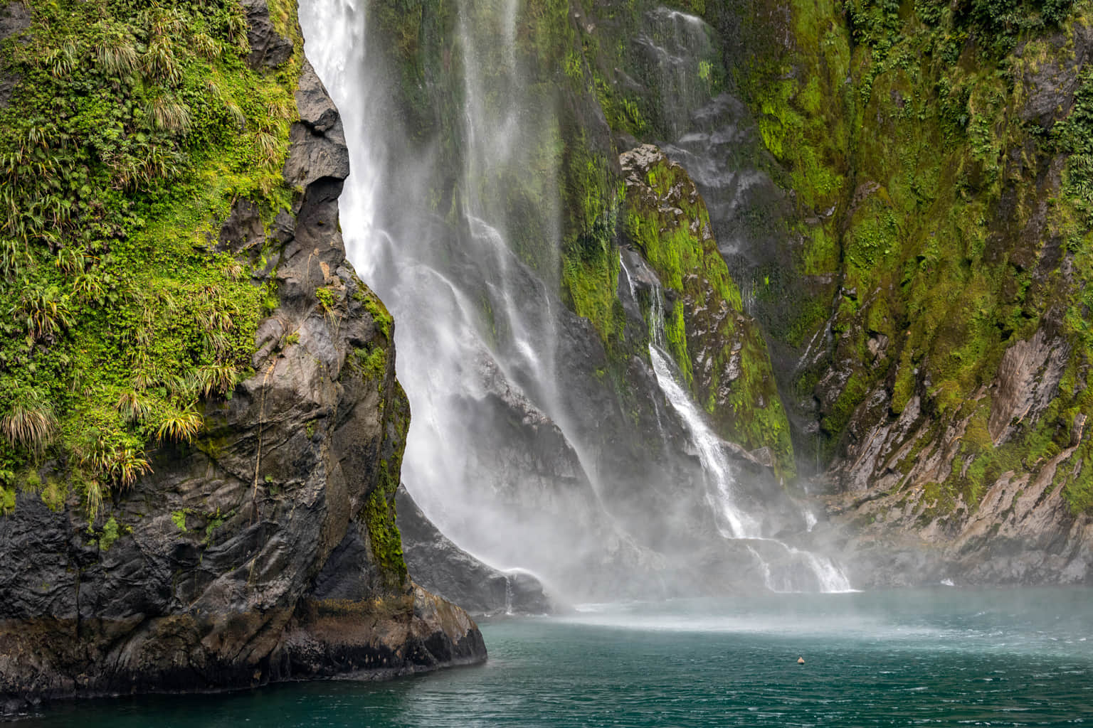 Stirling Falls, <em>New Zealand</em>