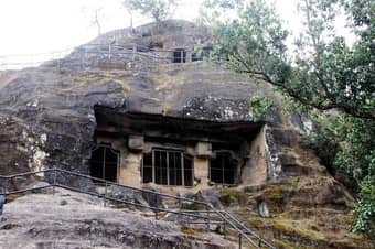Explore Pachmarhi’s charm with a scenic ride to Pandav Caves and beyond