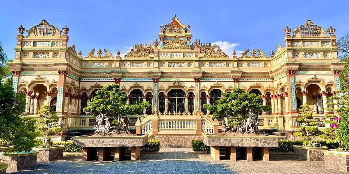 Vinh Trang Pagoda Overview